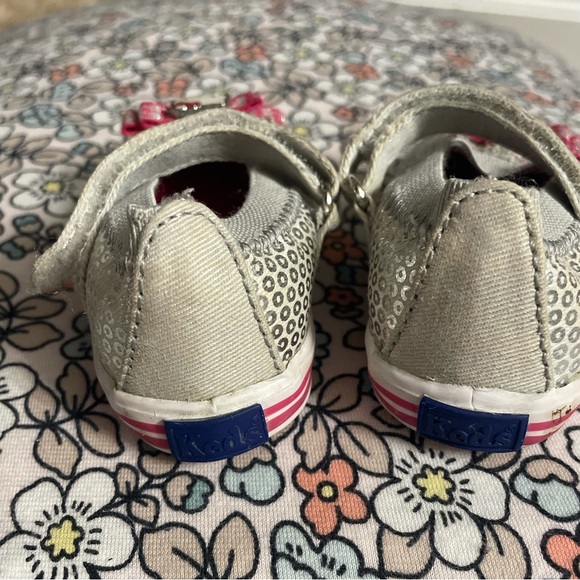 Keds Charmy Crib Infant Hello Kitty Sneaker-Size 1 mo- Great used condition - Picture 6 of 9
